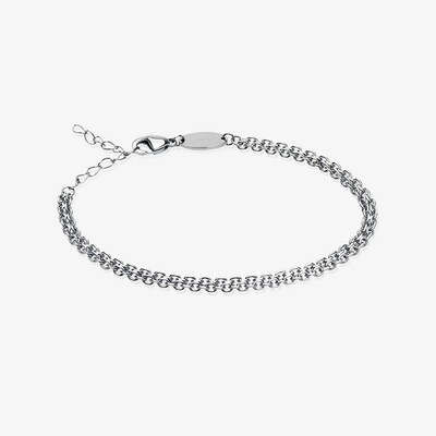 A shimmering, silvery bracelet that adds the finishing touch to your look. ✨ 

#feelgoodjewellery #allergivänliga #smycken #nickelfria #örhängen #halsband #armband #smyckenonline #tidlösdesign #madeinsweden #jewellery #jewelry #inspo