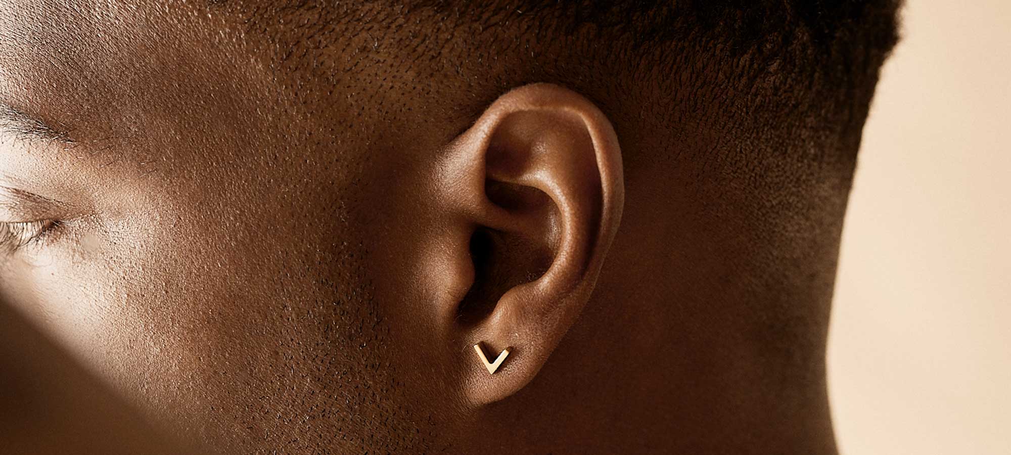 Skin friendly earrings for men