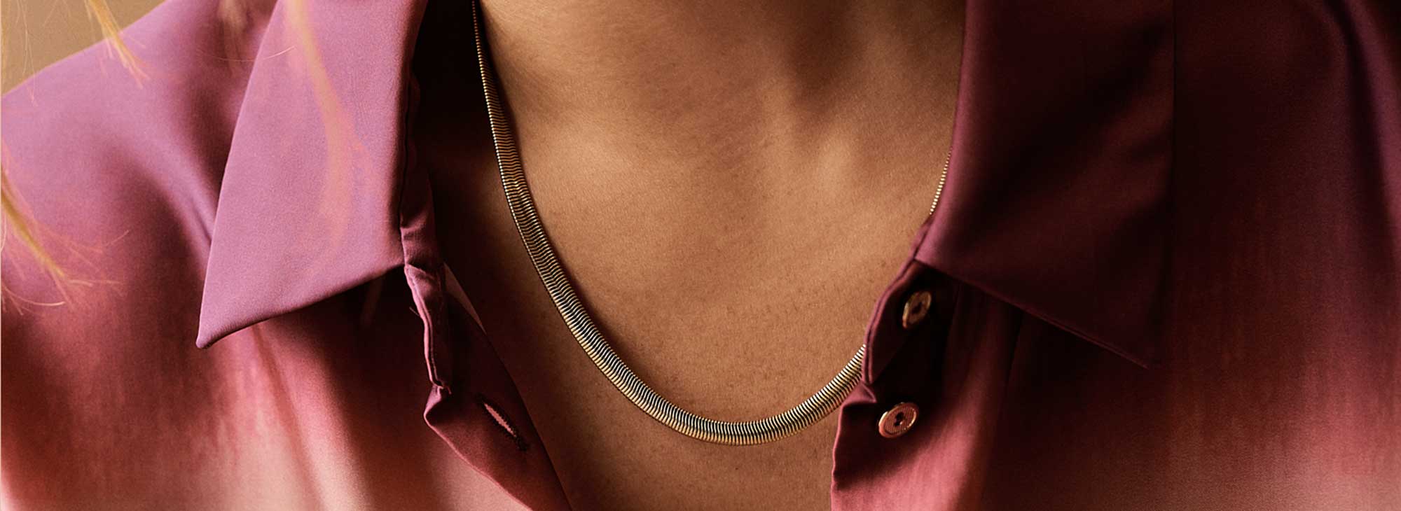 Hudvänliga halsband för kvinnor